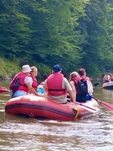 spływ pontonowy na nysie kłodzkiej członków Koła Jelenia Góra