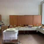 Zdjęcia przedstawiają uroczyste otwarcie Windy w siedzibie Polskiego Związku Niewidomych Okręgu Dolnośłąskiego