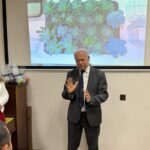 Zdjęcia przedstawiają uroczyste otwarcie Windy w siedzibie Polskiego Związku Niewidomych Okręgu Dolnośłąskiego