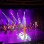 Aktorzy na scenie podczas przedstawienia "Wszystkie drogi prowadzą do Rzymu"