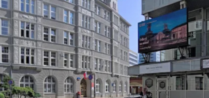 baner przedstawia budynek teatru polskiego